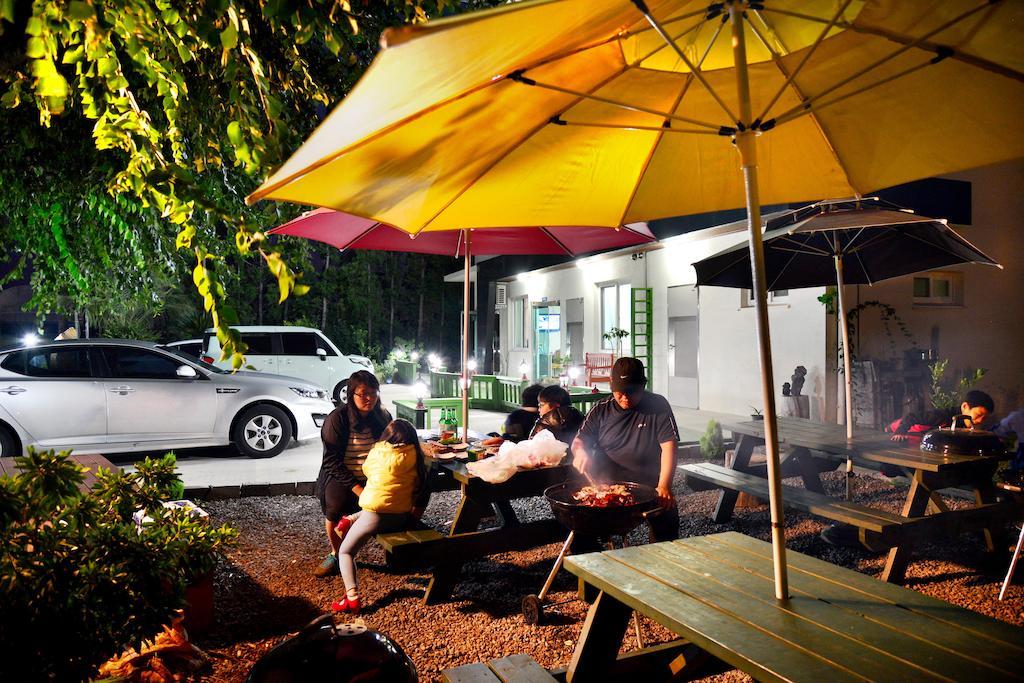 Jeju Bada Wi Olle Pension Seogwipo Bagian luar foto