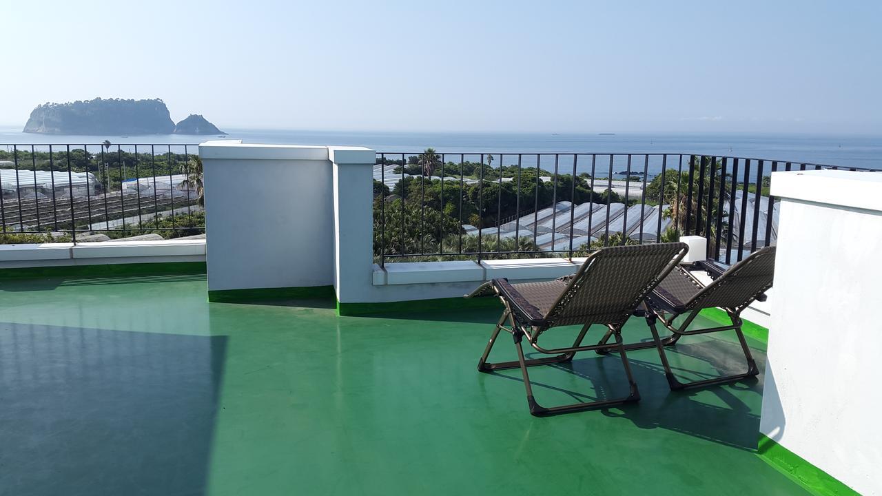 Jeju Bada Wi Olle Pension Seogwipo Bagian luar foto