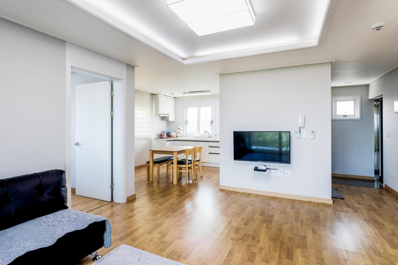 Jeju Bada Wi Olle Pension Seogwipo Bagian luar foto