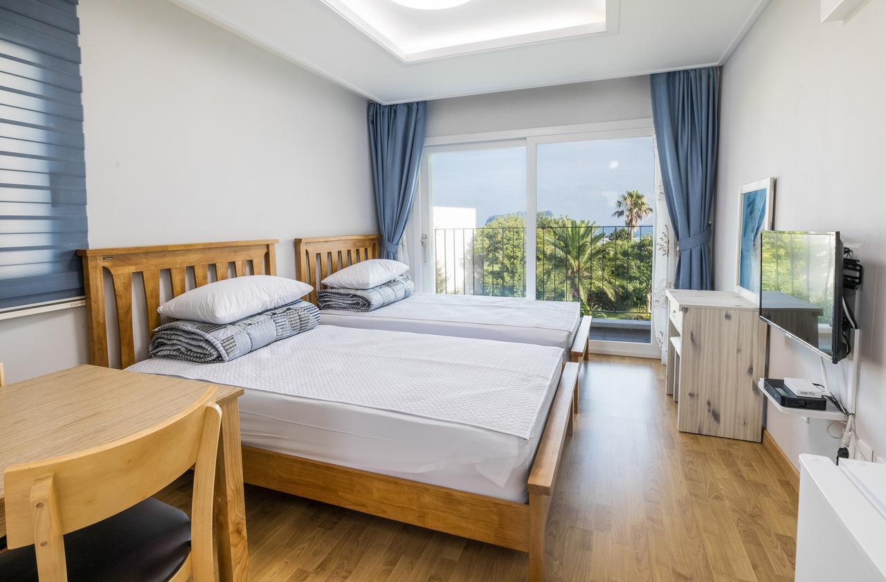 Jeju Bada Wi Olle Pension Seogwipo Bagian luar foto