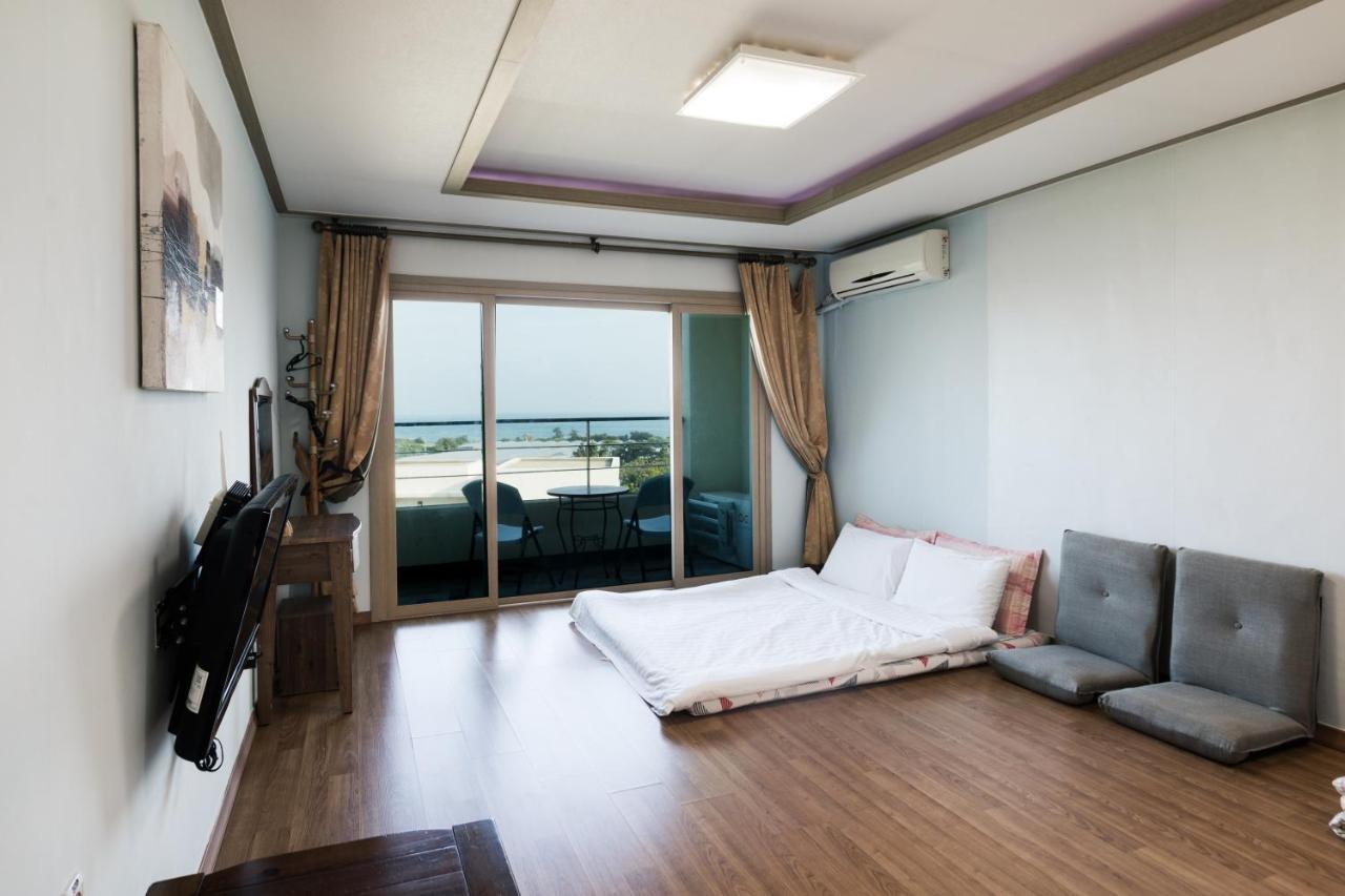 Jeju Bada Wi Olle Pension Seogwipo Bagian luar foto